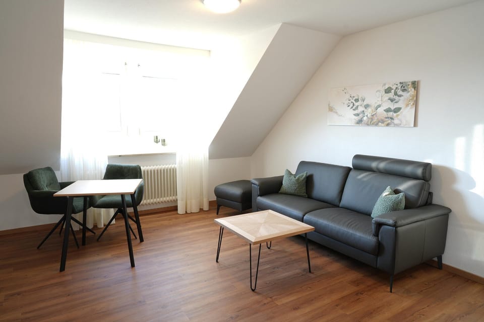 Deluxe Suite, Private Bathroom, Courtyard View | Room amenity