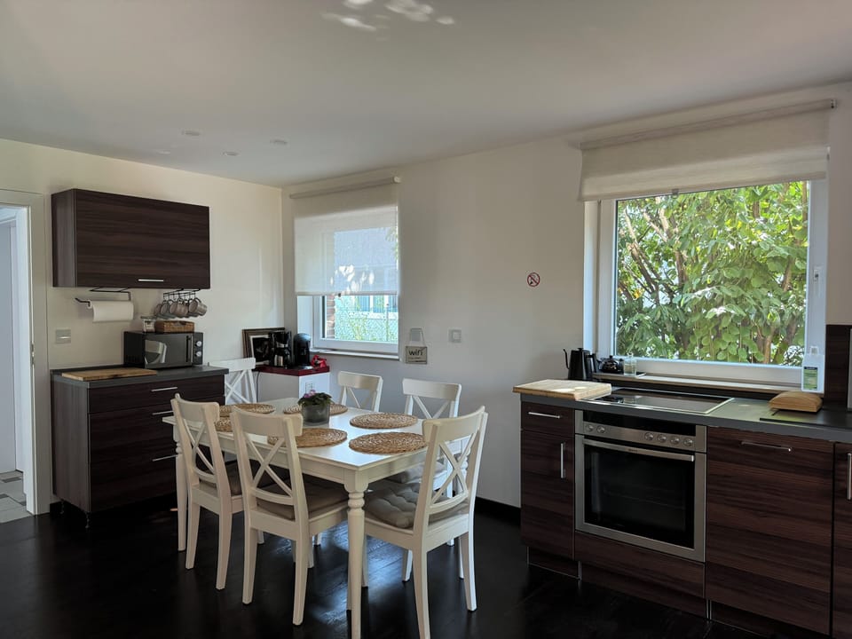 Deluxe House | In-room dining