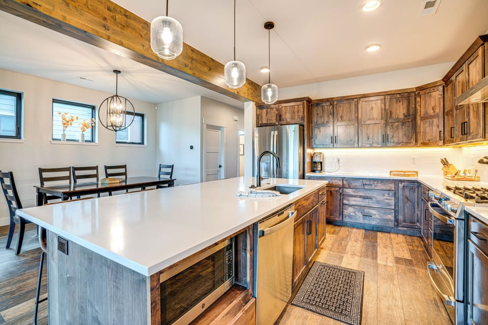 House (4 Bedrooms) | Interior