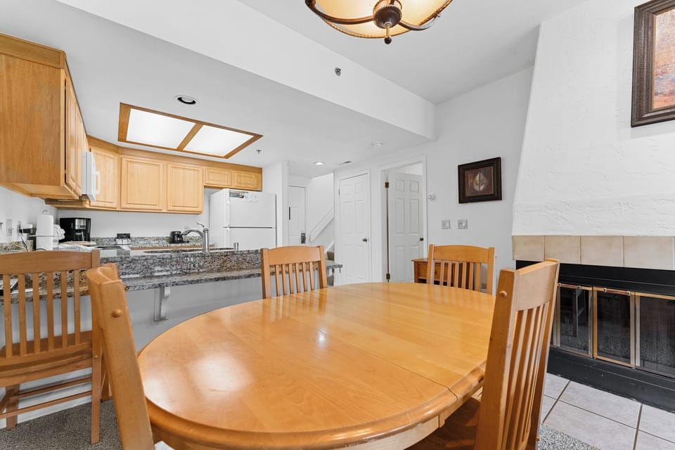 Condo (2 Bedrooms) | Property amenity