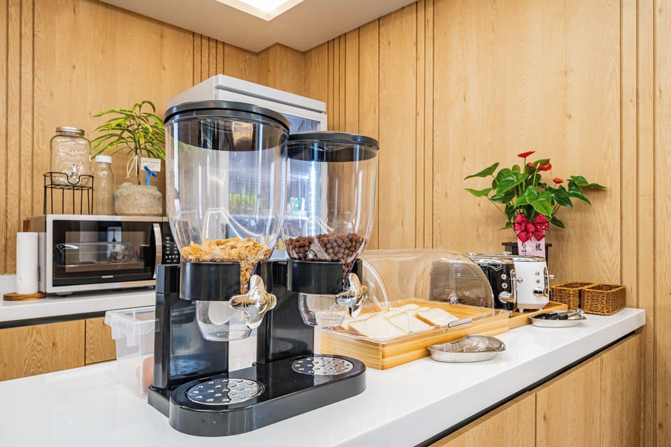 Free daily self-serve breakfast