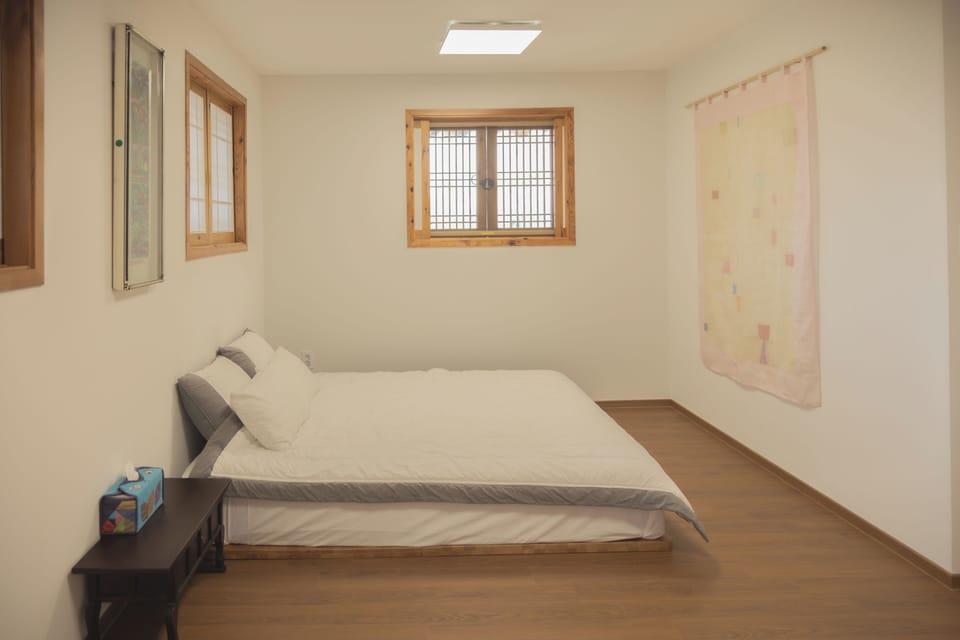 Exclusive Twin Room | Free WiFi, bed sheets