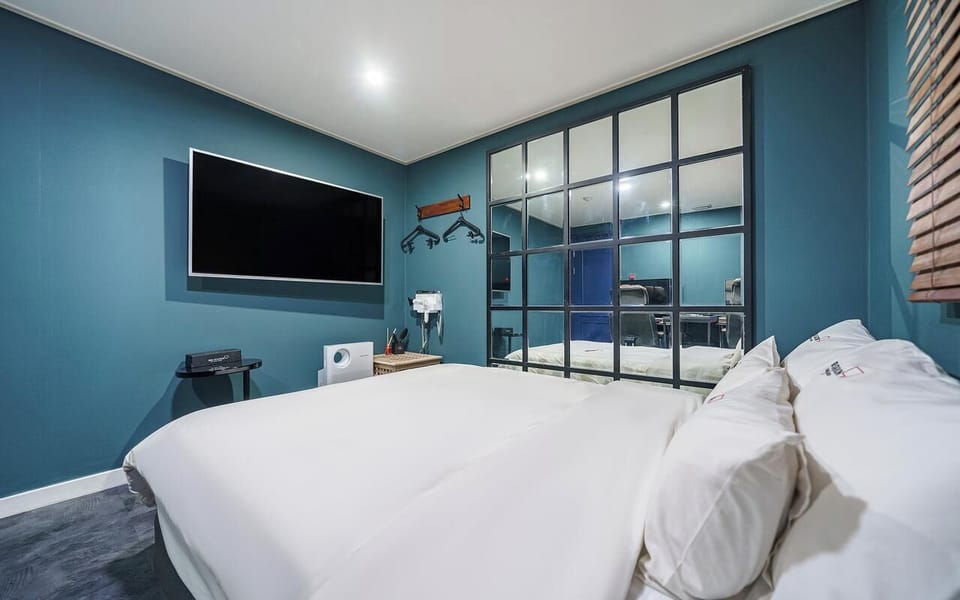 Deluxe Double Room | Premium bedding, laptop workspace, free WiFi
