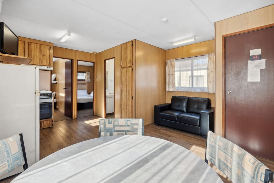 Economy 2 Bedroom - Pet Friendly | Living area