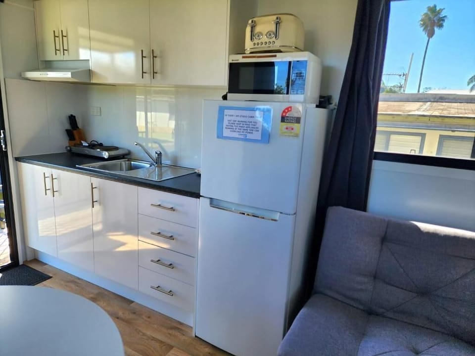 Standard Studio | Private kitchen | Full-size fridge, microwave, stovetop, electric kettle