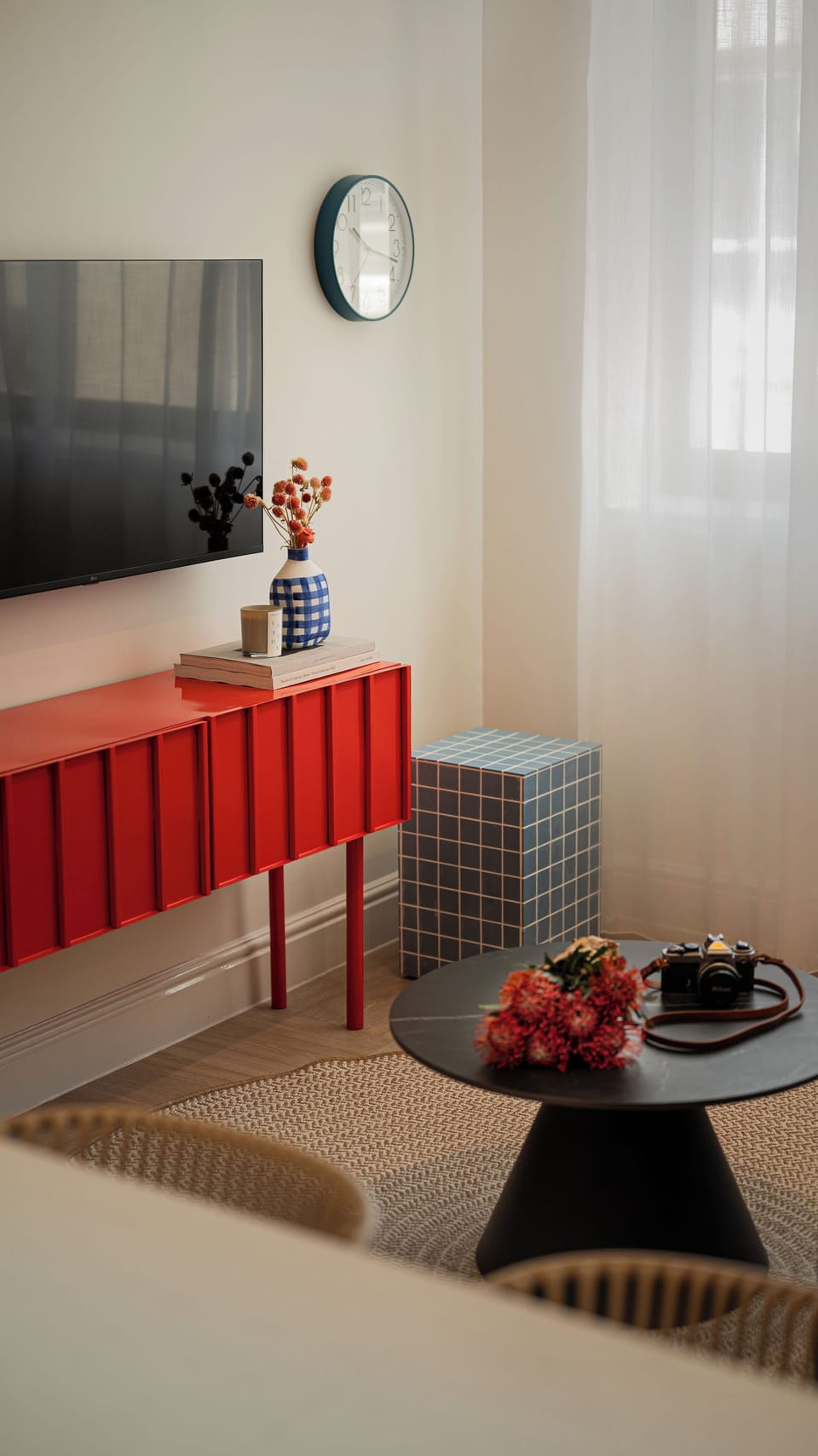 Standard Suite, City View | Living area