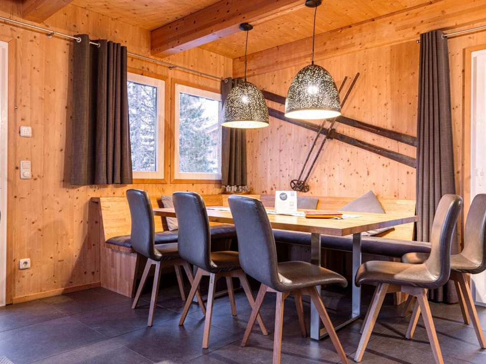 Chalet | Dining