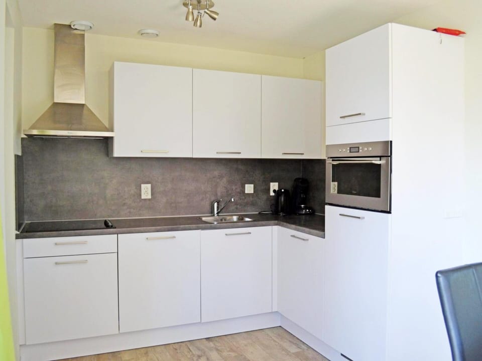 House | Private kitchen | Electric kettle, toaster, highchair