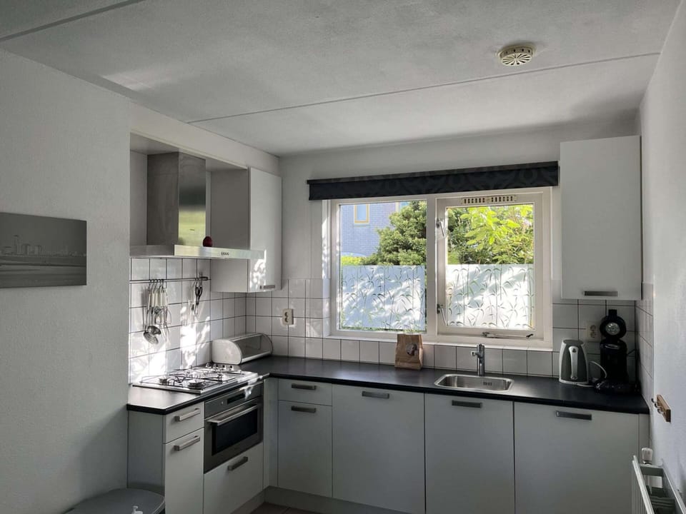 House | Private kitchen | Electric kettle, toaster