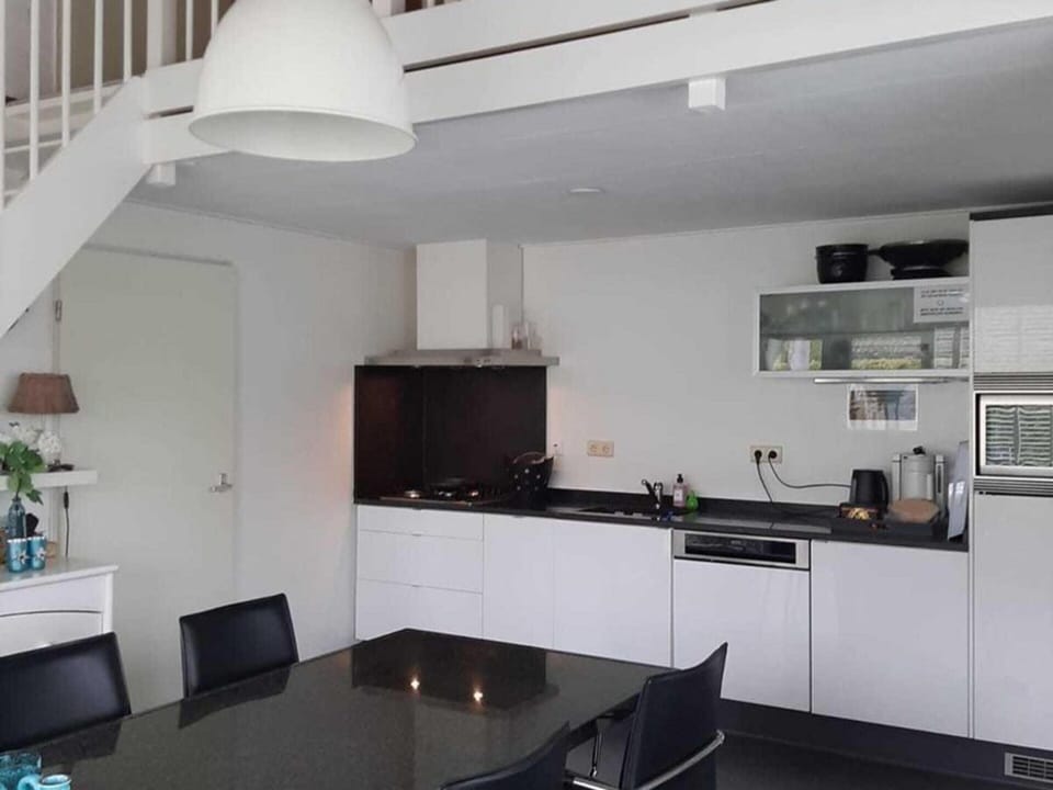 House | Private kitchen | Electric kettle, toaster