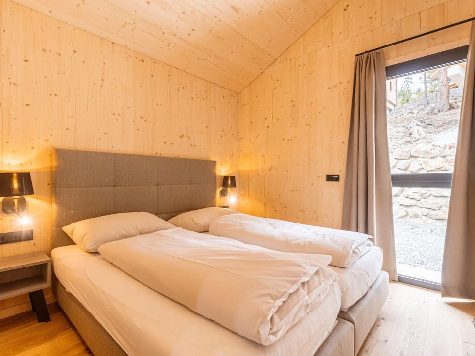 Chalet | 4 bedrooms, individually furnished, bed sheets