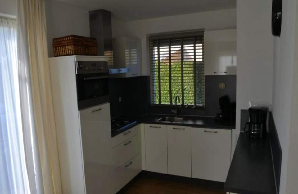 House | Private kitchen | Electric kettle, toaster