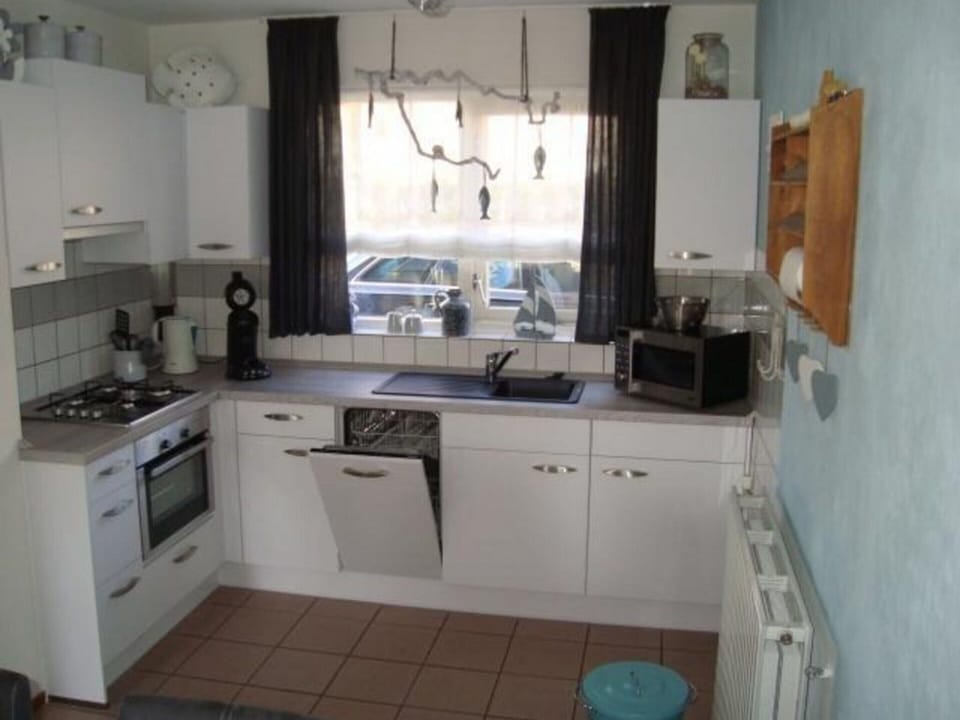 House | Private kitchen | Electric kettle, toaster
