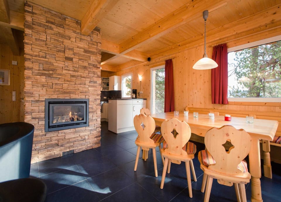 Chalet | Dining