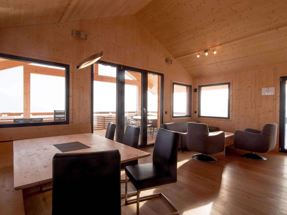 Chalet | Dining