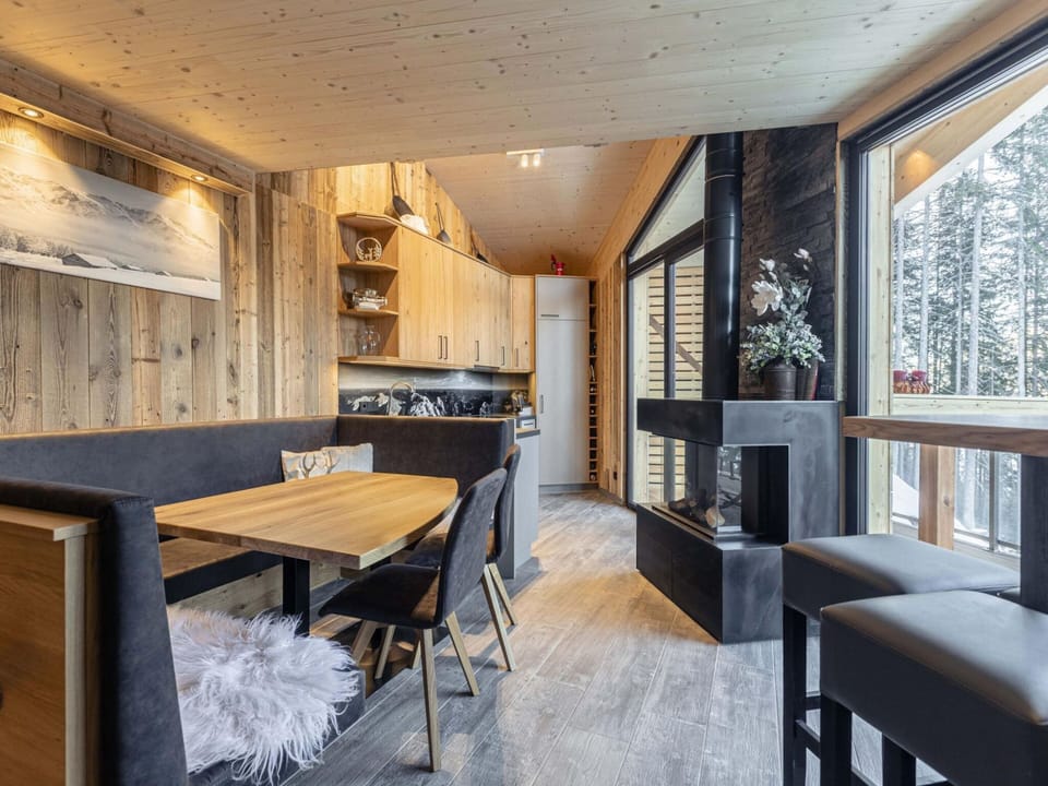 Chalet | Dining
