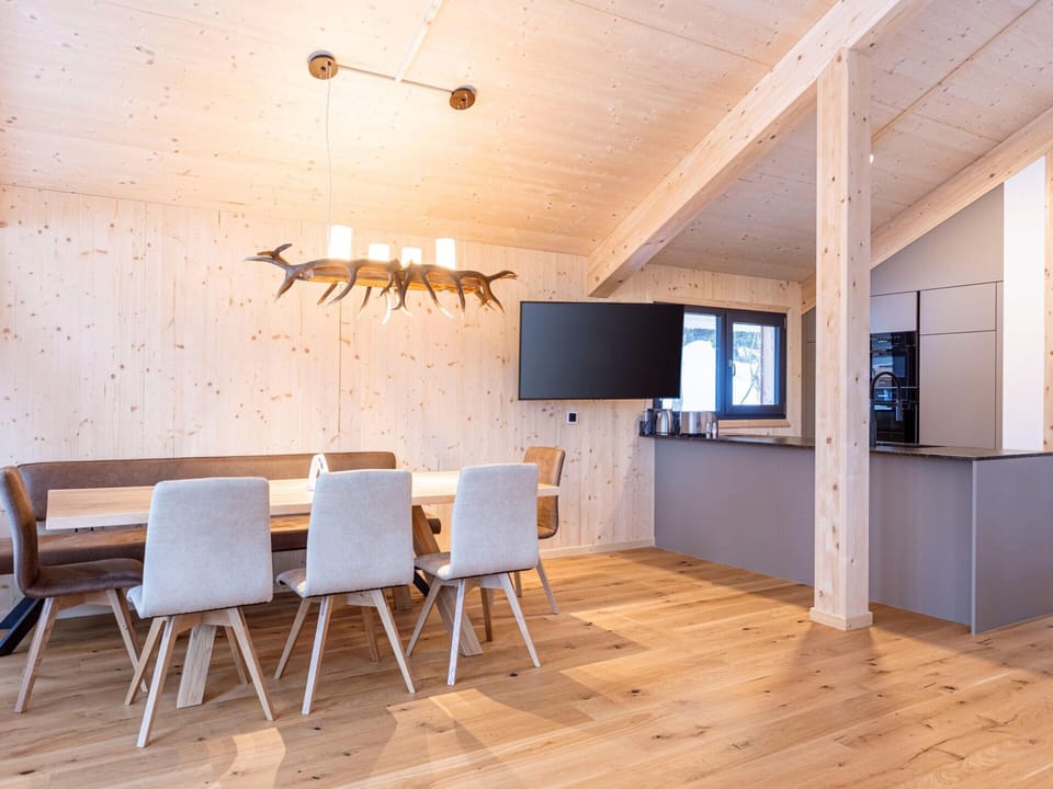 Chalet | Dining