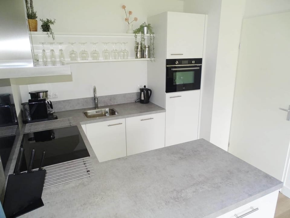 House | Private kitchen | Electric kettle, toaster