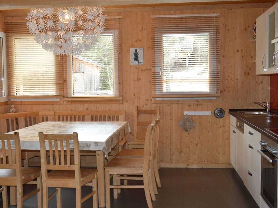 Chalet | Dining