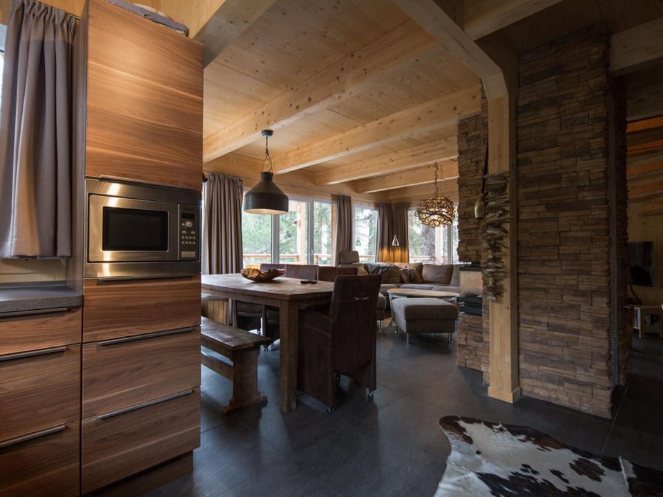 Chalet | Dining