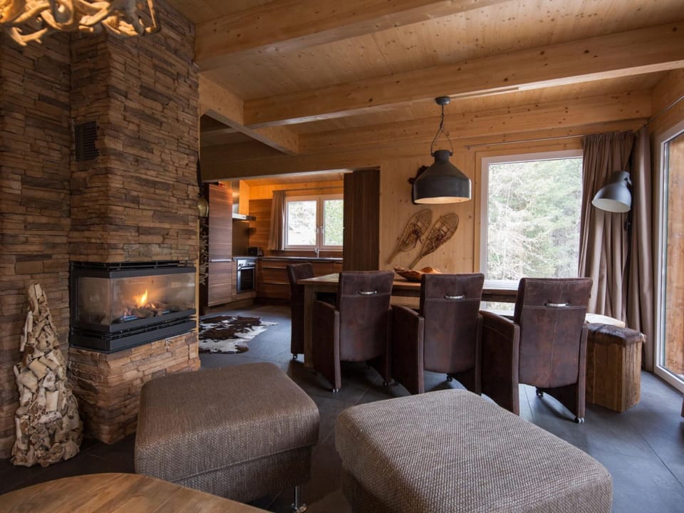 Chalet | Dining