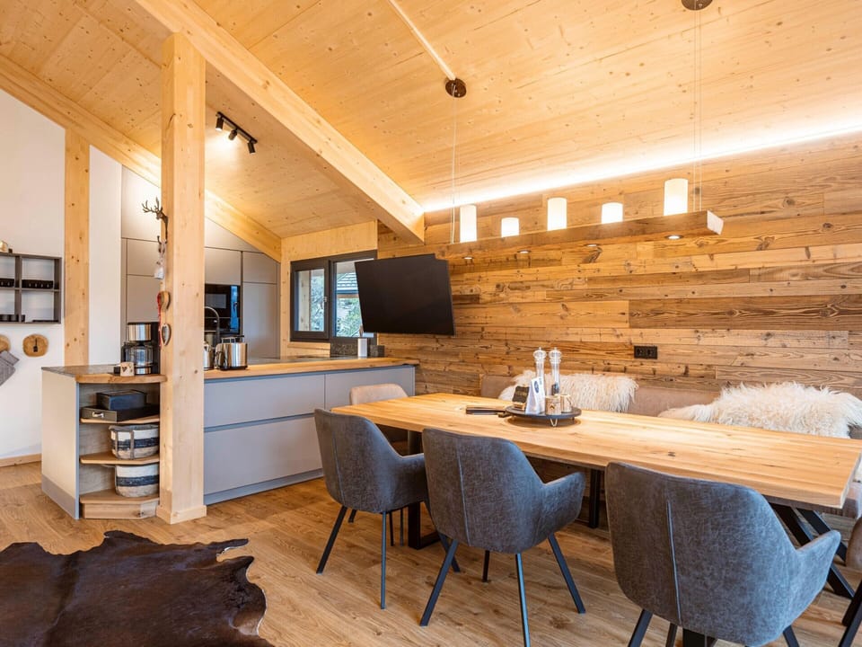 Chalet | Dining