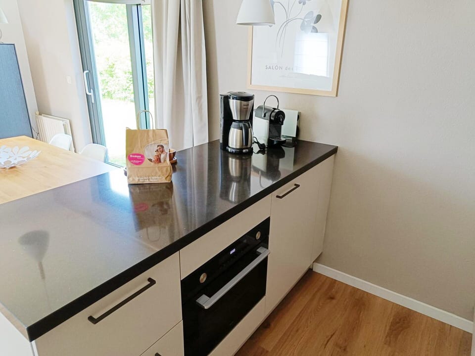 House | Private kitchen | Electric kettle, toaster