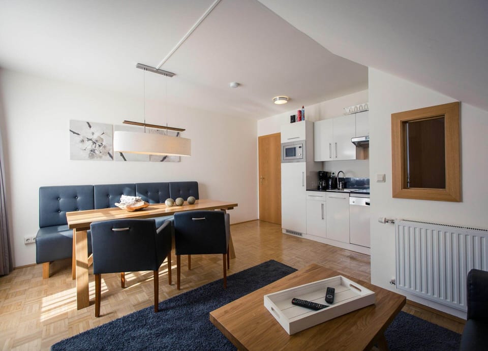 Apartment | Private kitchen | Electric kettle, toaster
