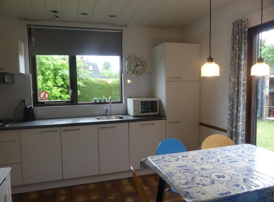 House | Private kitchen | Electric kettle, toaster