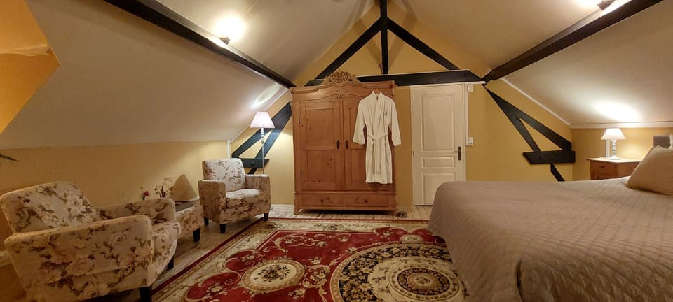 Deluxe Double Room | Free WiFi, bed sheets