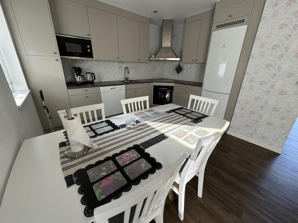 House | Private kitchen | Fridge, microwave, oven, stovetop