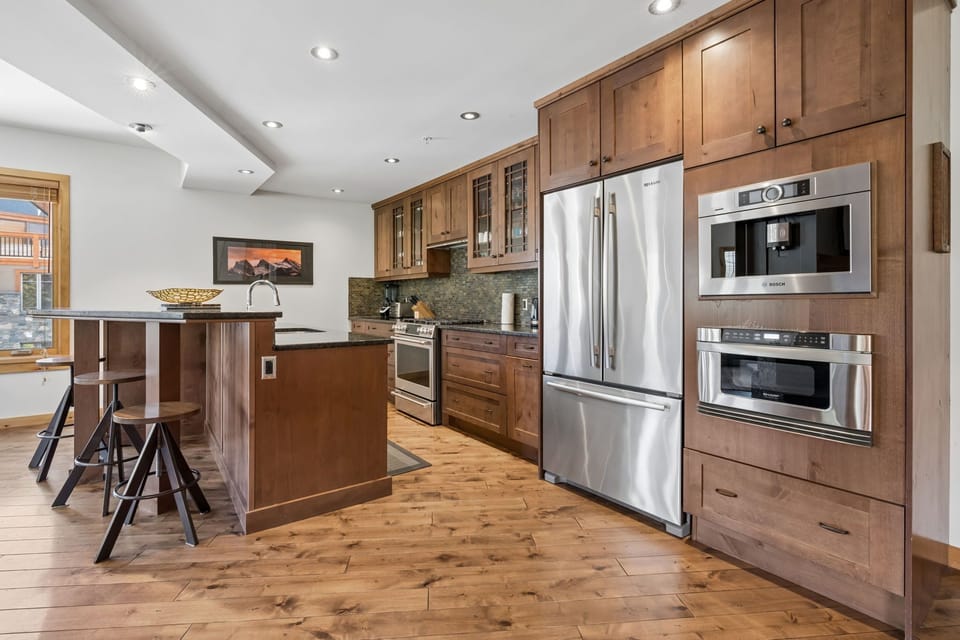 Condo | Private kitchen | Coffee/tea maker, toaster