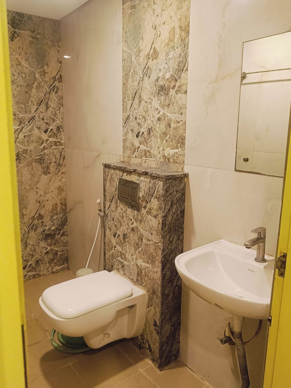 Deluxe Room | Bathroom