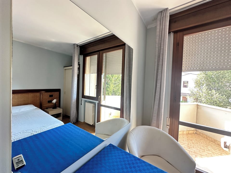 Comfort Single Room | Desk, laptop workspace, free WiFi