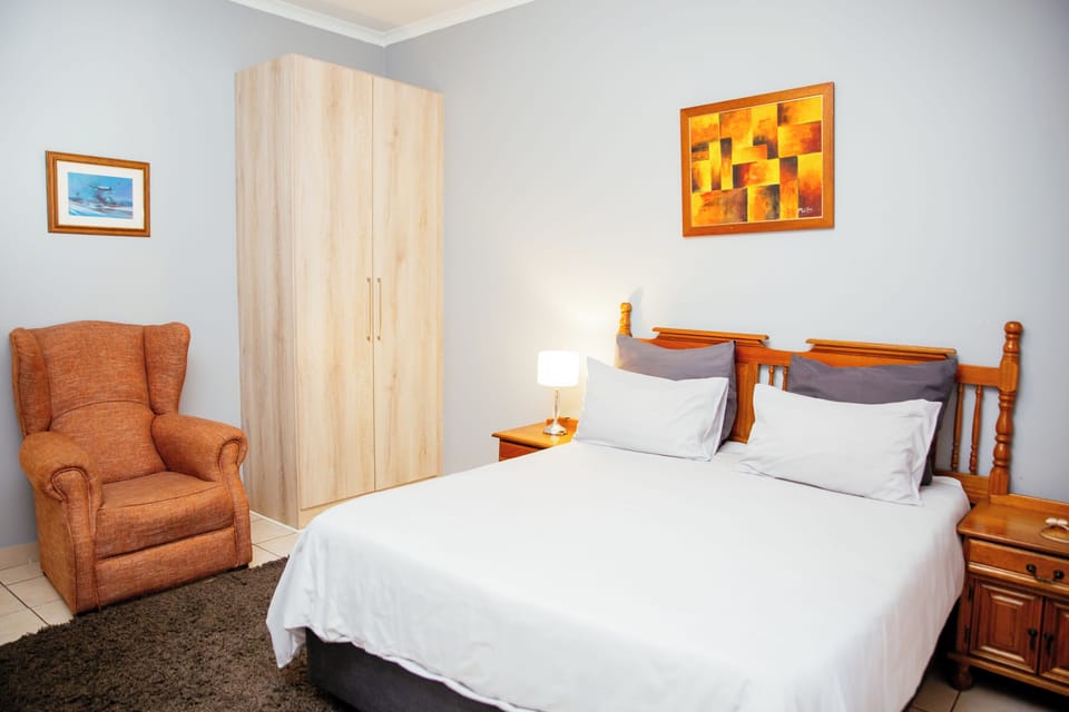 Family Room | Individually decorated, individually furnished, soundproofing, free WiFi