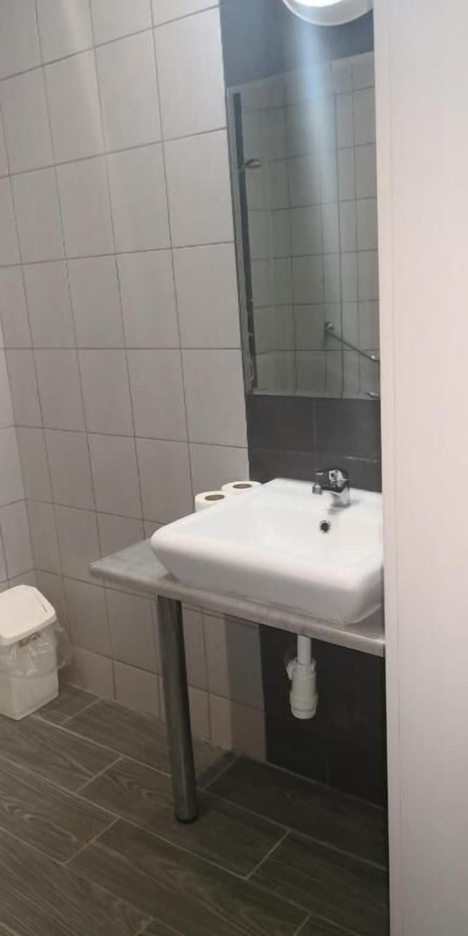 Towels, soap, shampoo, toilet paper