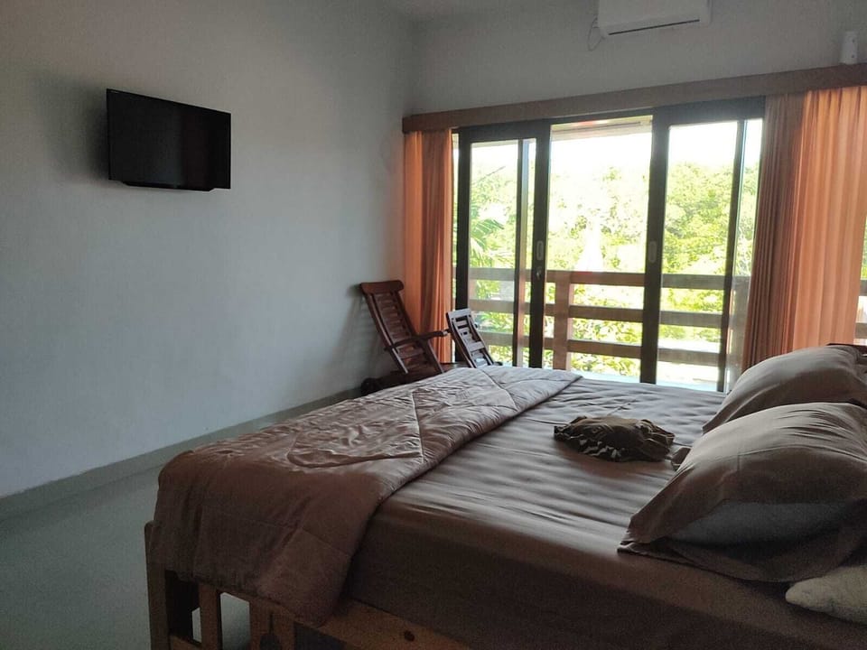 Basic Villa, Balcony, Park View | 3 bedrooms, WiFi (free)