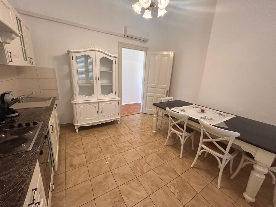 Apartment | Private kitchen | Fridge, oven, stovetop, electric kettle
