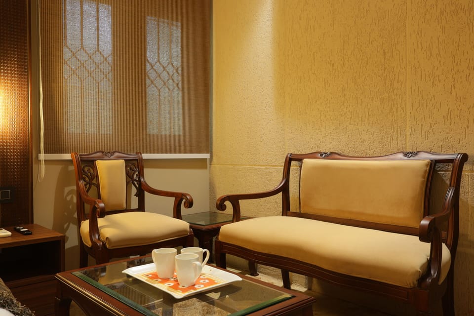 Studio Suite, Balcony | Hypo-allergenic bedding available, pillowtop beds, minibar, in-room safe