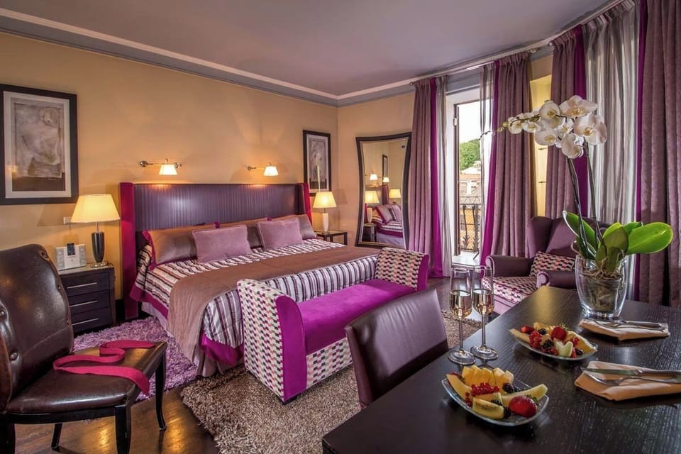 In-room safe, free WiFi, bed sheets