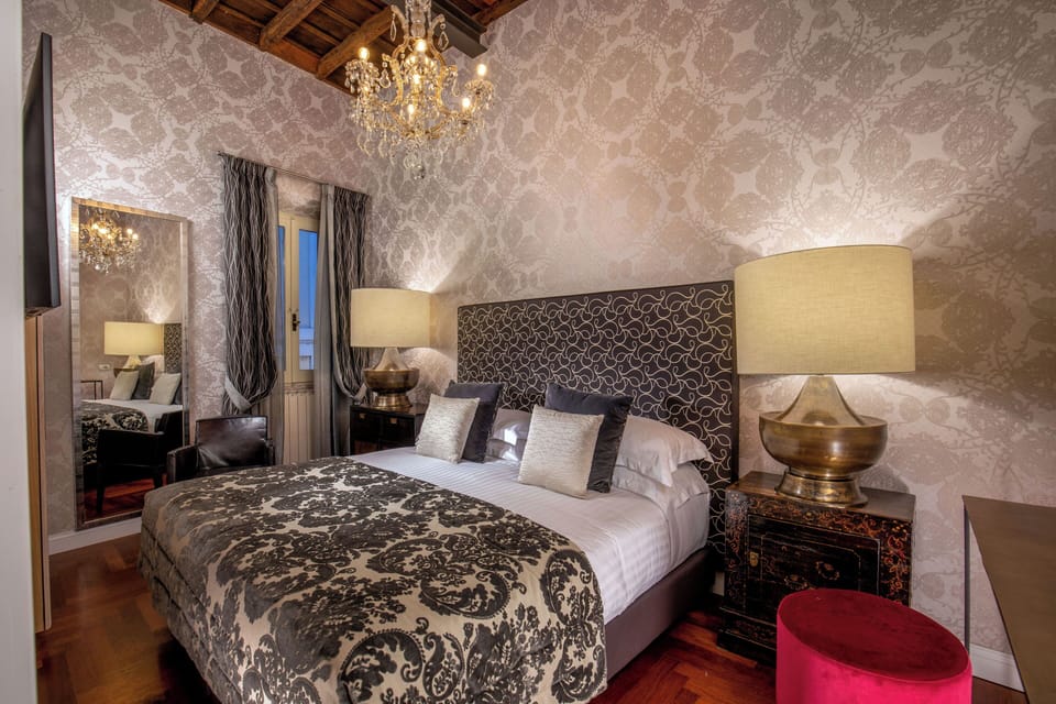 In-room safe, WiFi (free), bed sheets