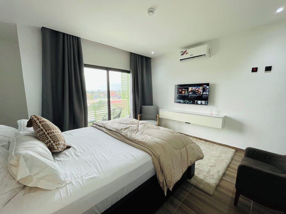 Standard Single Room, Balcony, City View | Laptop workspace, WiFi (free)