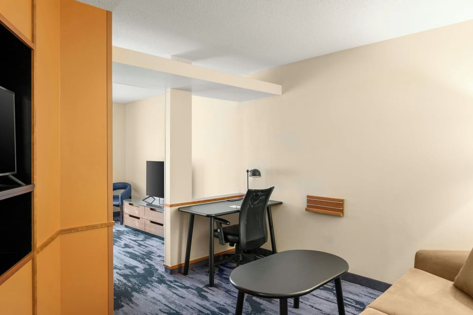 Suite, 1 King Bed with Sofa bed | Desk, laptop workspace, blackout drapes, soundproofing