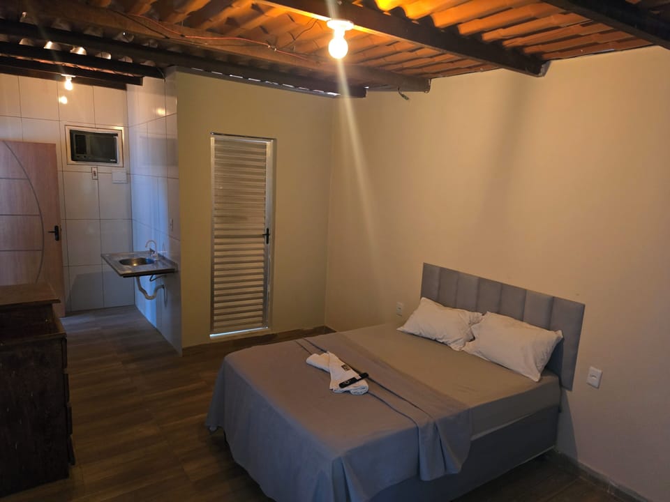 Classic Twin Room, City View | Desk, laptop workspace, free WiFi
