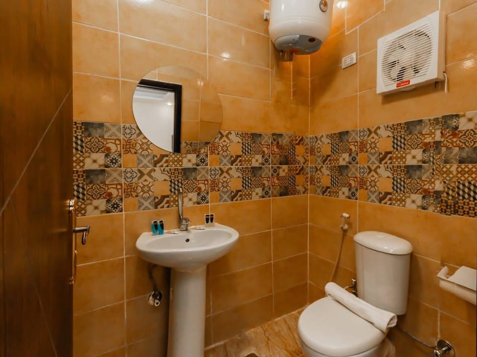 Free toiletries, slippers, towels