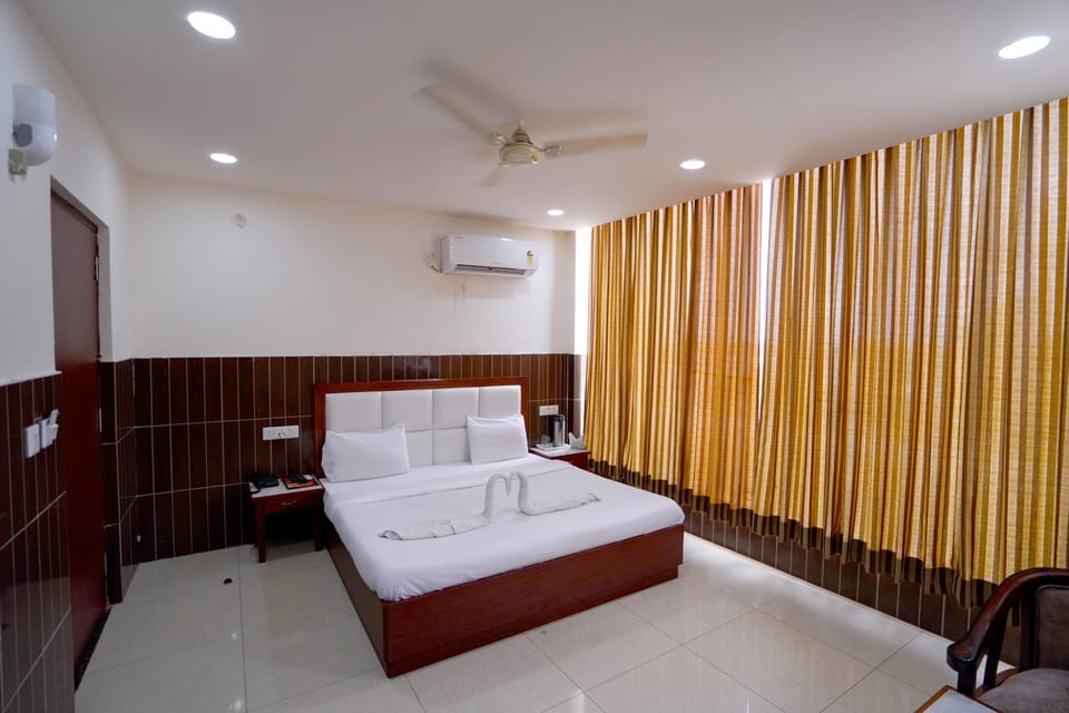 Pillowtop beds, free WiFi, bed sheets, wheelchair access