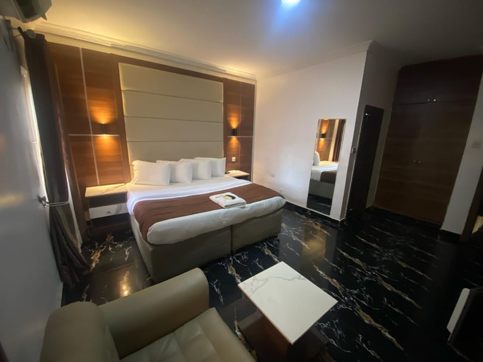 Executive Room | Desk, free WiFi