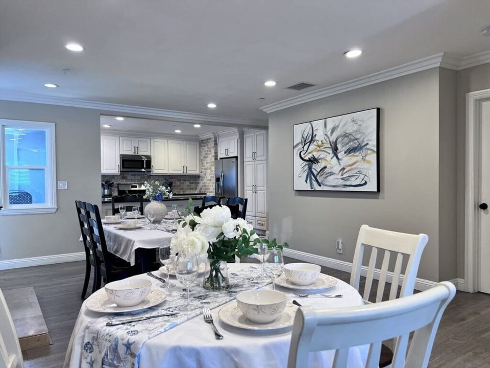 House, Multiple Beds, Pool Access, Pool View (Destination #32) | Dining