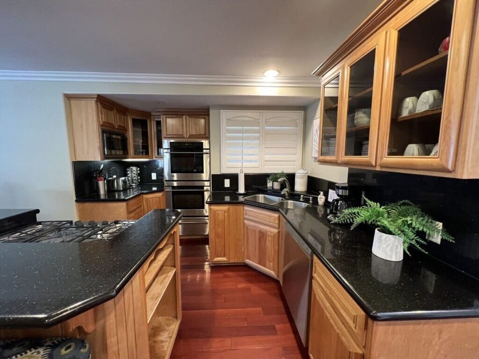 House, Multiple Beds, Pool Access, Pool View (Destination #16) | Private kitchen | Electric kettle