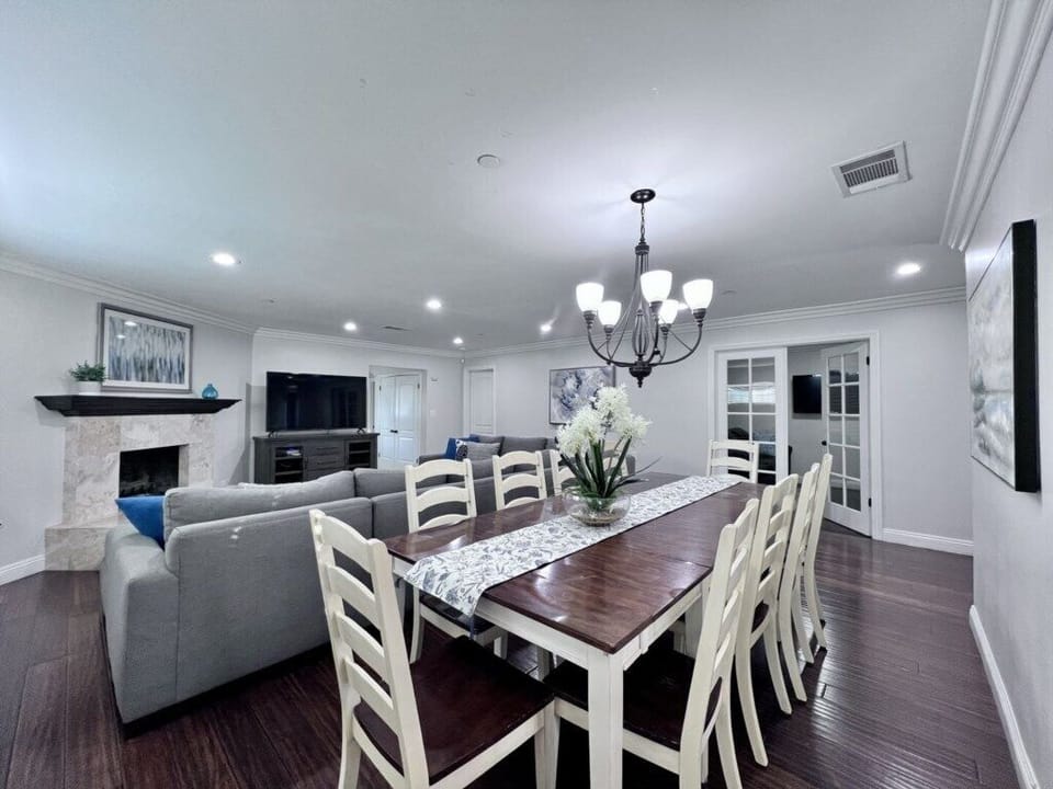 House, Multiple Beds, Pool Access, Pool View (Destination #07) | Dining
